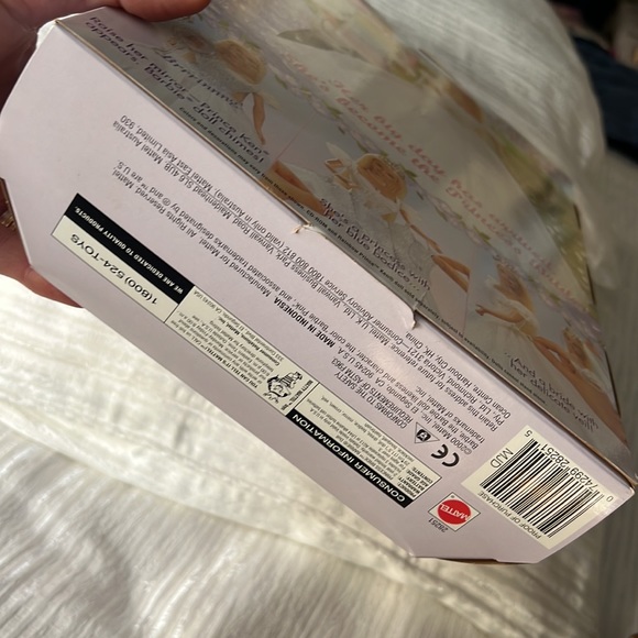 PRINCESS BRIDE BARBIE VINTAGE 2000 INTERCHANGEABLE DRESS AND MAGIC MIRROR - Picture 9 of 12